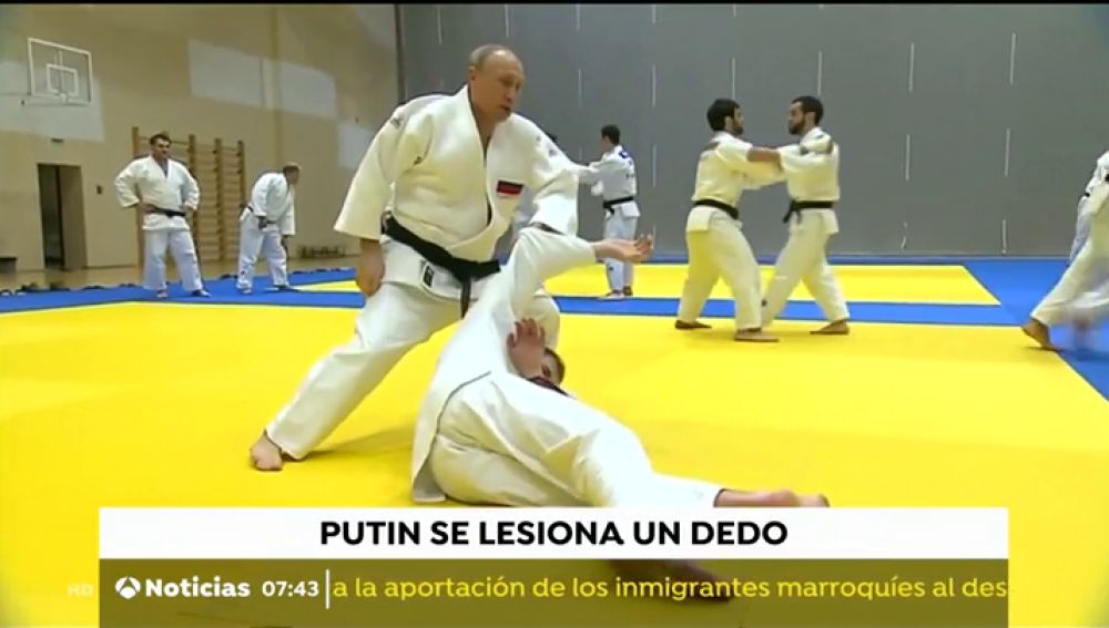  Putin sufre un accidente practicando judo con la selección nacional