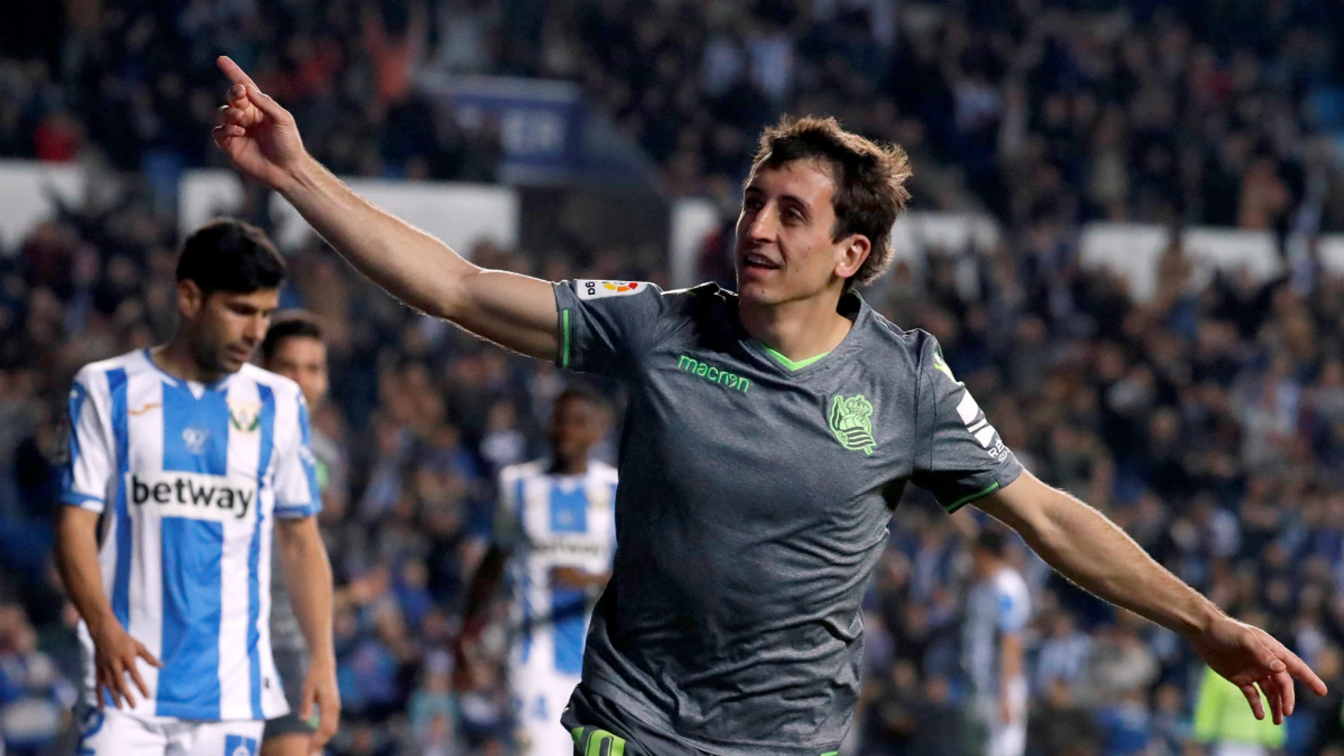 Oyarzabal celebra un gol con la Real Sociedad Oyarzabal celebra un gol con la Real Sociedad