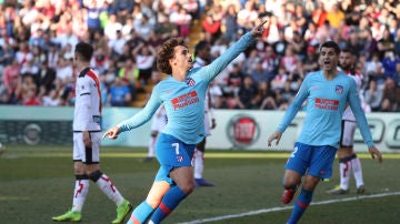 Antoine Griezmann celebra su gol con el Atlético de Madrid