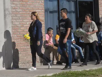 Familiares y amigos de Emiliano Sala acuden al velatorio del jugador en Argentina Familiares y amigos de Emiliano Sala acuden al velatorio del jugador en Argentina