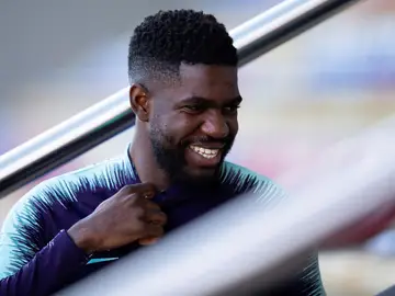 Samuel Umtiti sonríe en un entrenamiento con el Barcelona Samuel Umtiti sonríe en un entrenamiento con el Barcelona