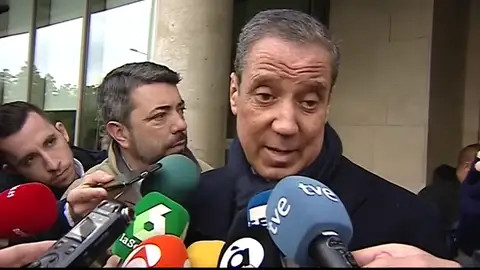 Eduardo Zaplana, tras firmar en el juzgado: "Jamás participé en un acto contrario a la legalidad" Eduardo Zaplana, tras firmar en el juzgado: "Jamás participé en un acto contrario a la legalidad"