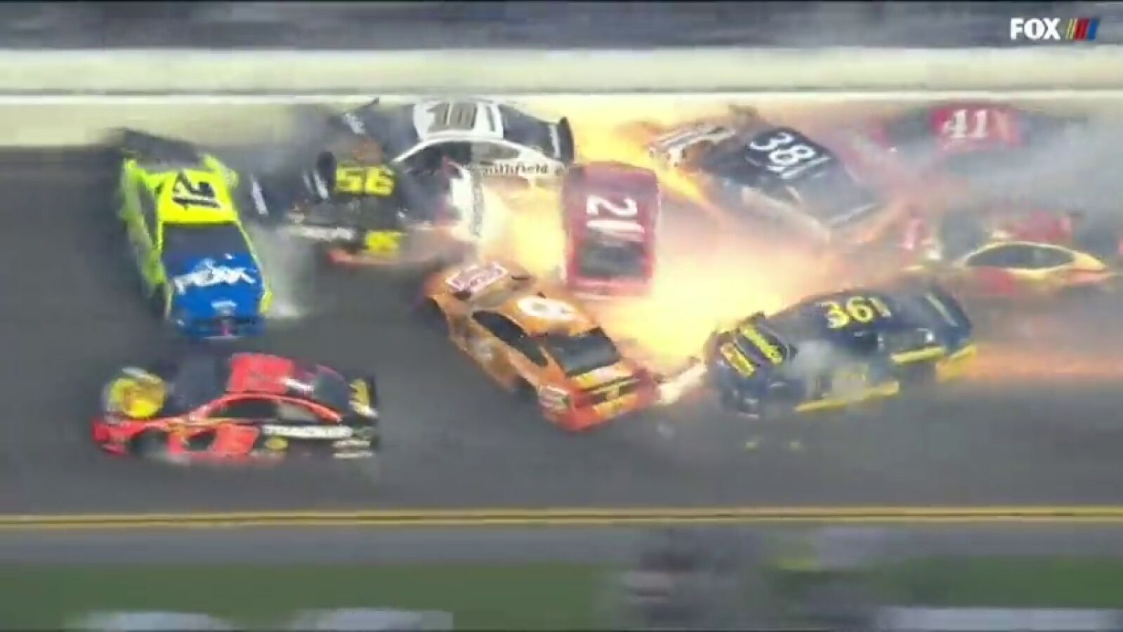 Brutal accidente en Daytona: hasta 22 coches implicados en una colisión múltiple