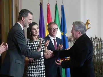 El Rey defiende en la entrega de las Medallas de Oro de Bellas Artes que "el talento necesita apoyo" institucional El Rey defiende en la entrega de las Medallas de Oro de Bellas Artes que "el talento necesita apoyo" institucional