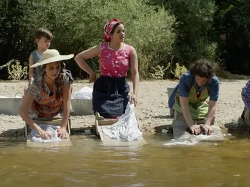 Penélope Cruz y Rosalía en 'Dolor y Gloria' Penélope Cruz y Rosalía en 'Dolor y Gloria'