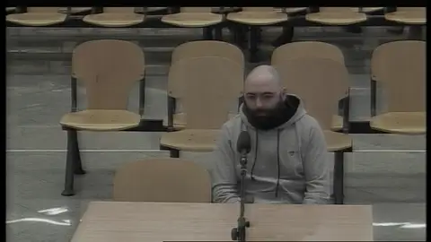 La Audiencia Nacional juzga una estafa a 350 parejas con la recogida de muestras de cordón umbilical La Audiencia Nacional juzga una estafa a 350 parejas con la recogida de muestras de cordón umbilical