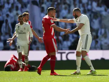Granell discute con Benzema Granell discute con Benzema
