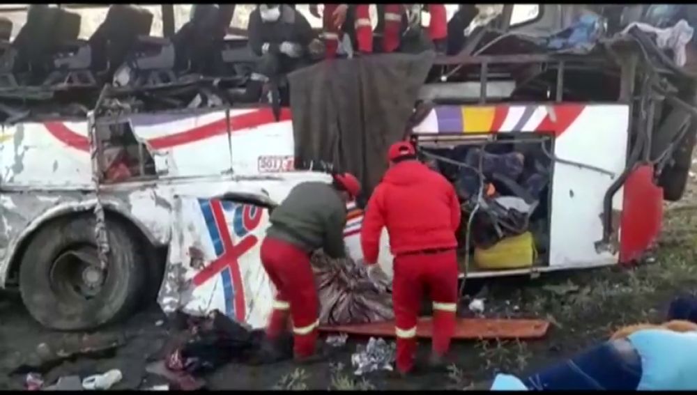 Al menos 22 muertos en un accidente de autobús en Bolivia