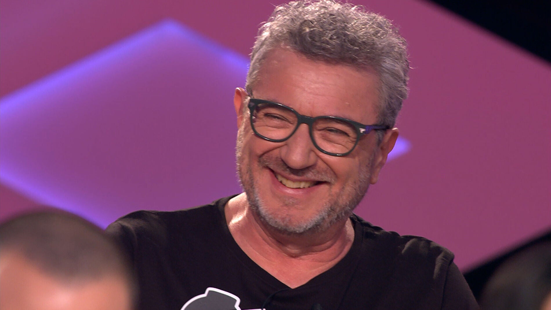 Juanra Bonet ve a Valent&iacute;n "en pelotas" en la versi&oacute;n m&aacute;s perruna de '&iexcl;Boom!'