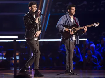 Vídeo: Ángel Mosquera y Leonardo Mera cantan ‘Billionaire’ en los Asaltos Vídeo: Ángel Mosquera y Leonardo Mera cantan ‘Billionaire’ en los Asaltos