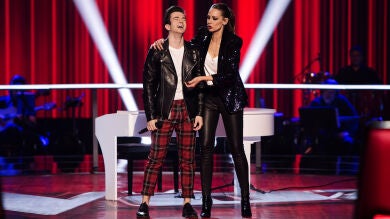 Antonio Orozco emociona a Pablo López tras la actuación de Javier Erro: “Nunca imaginé que siendo tan joven estarías creando una escuela como esta”