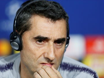 Ernesto Valverde, en rueda de prensa en Lyon