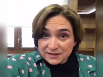 Colau no participará en el besamanos al Rey para asistir a la cena del MWC: "Es una práctica anticuada y casi medieval Colau no participará en el besamanos al Rey para asistir a la cena del MWC: "Es una práctica anticuada y casi medieval