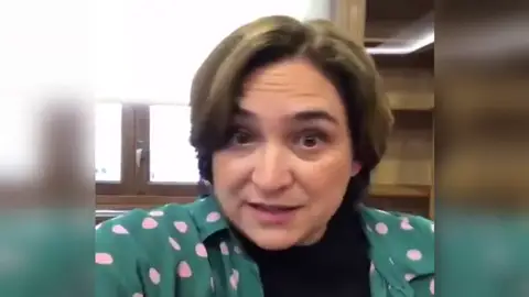 Colau no participará en el besamanos al Rey para asistir a la cena del MWC: "Es una práctica anticuada y casi medieval Colau no participará en el besamanos al Rey para asistir a la cena del MWC: "Es una práctica anticuada y casi medieval