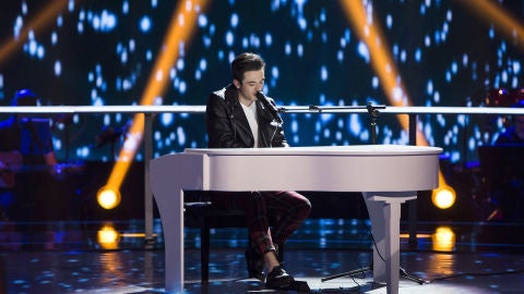 Javier Erro canta &lsquo;H&aacute;bito de ti&rsquo; en los Asaltos de &lsquo;La Voz&rsquo;