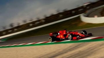 Charles Leclerc pilota el Ferrari en Montmeló
