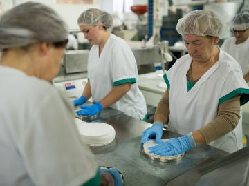 Mujeres en una fábrica