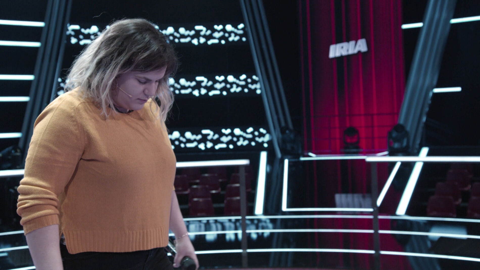 V&Iacute;DEO: Iria Regueiro pone los pelos de punta a Antonio Orozco durante los ensayos 