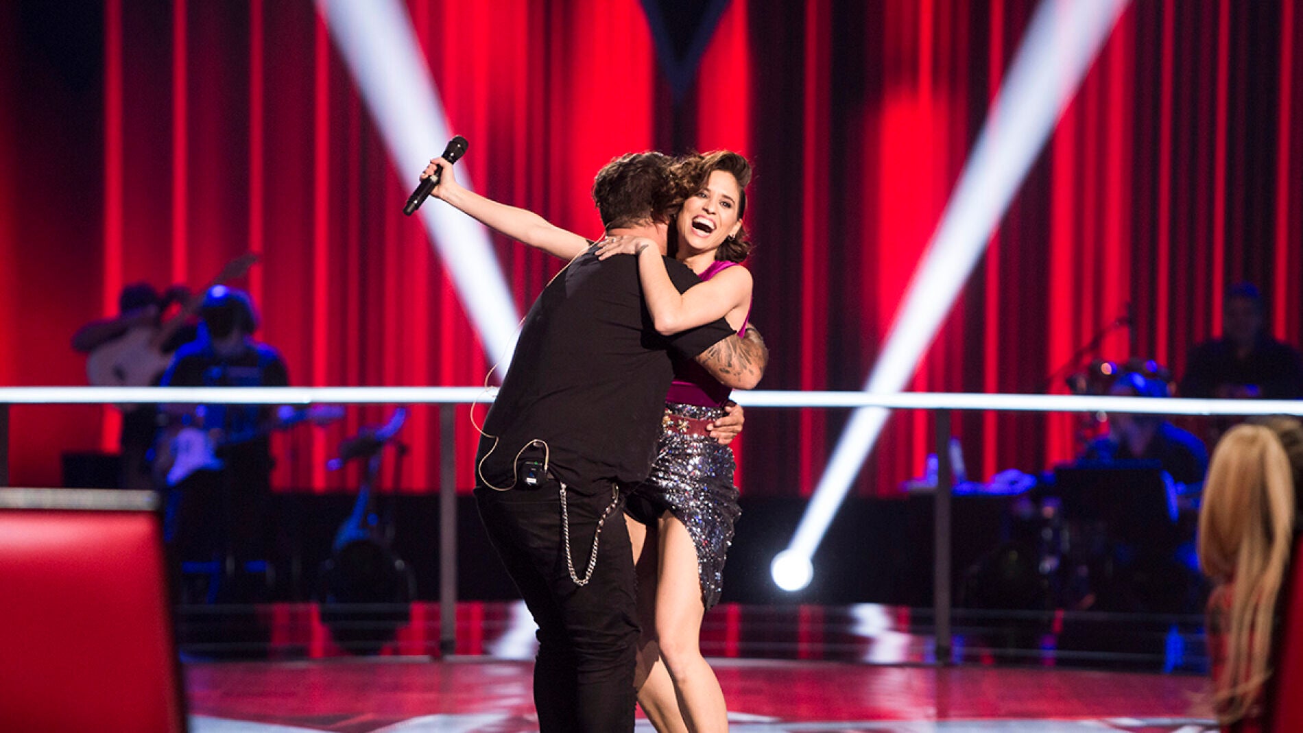 Paulina Rubio felicita a Teresa Ferrer tras su actuación en los Asaltos de ‘La Voz’: “Eres una bestia, eres una estrella”