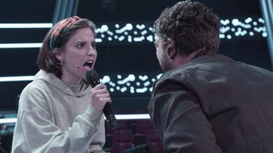 Antonio Orozco intenta poner nerviosa a Teresa Ferrer durante los ensayos del Asalto de ‘La Voz’