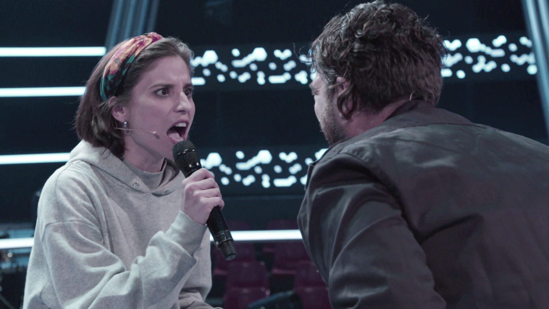 Antonio Orozco intenta poner nerviosa a Teresa Ferrer durante los ensayos del Asalto de &lsquo;La Voz&rsquo;