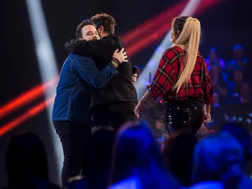 VÍDEO: Antonio Orozco anima a Juanfra Anguita tras su actuación en los Asaltos de ‘La Voz’ VÍDEO: Antonio Orozco anima a Juanfra Anguita tras su actuación en los Asaltos de ‘La Voz’