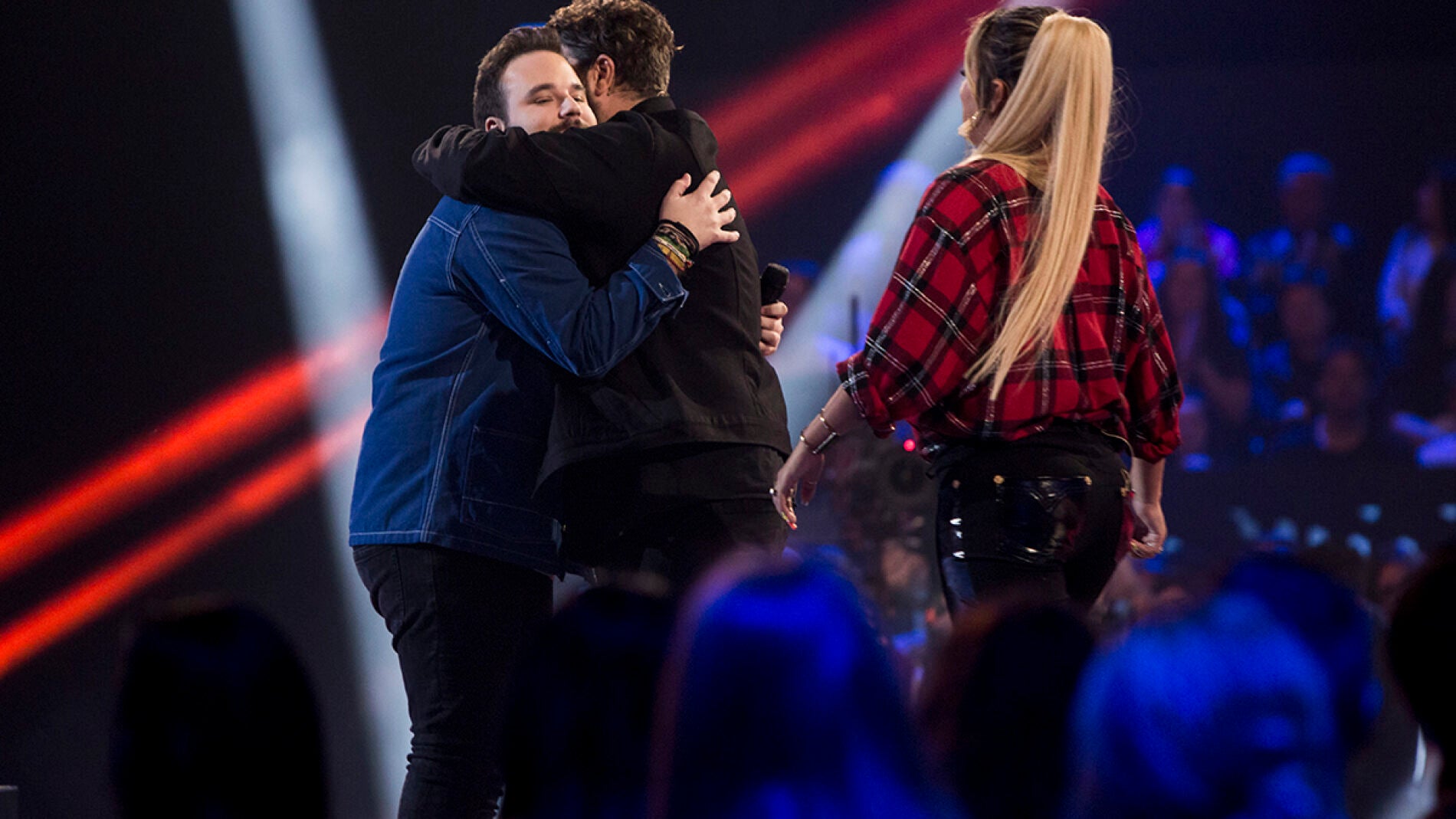 V&Iacute;DEO: Antonio Orozco anima a Juanfra Anguita tras su actuaci&oacute;n en los Asaltos de &lsquo;La Voz&rsquo;