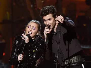 Miley Cyrus y Shawn Mendes Miley Cyrus y Shawn Mendes