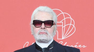 Muere Karl Lagerfeld