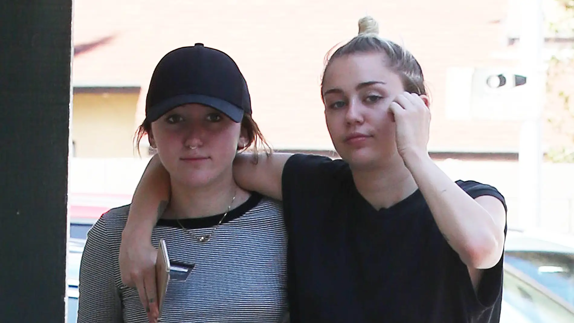 Miley Cyrus y su hermana Noah Cyrus