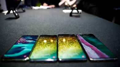 Samsung presenta el primer teléfono con pantalla plegable del mercado
