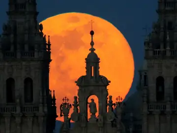 La luna de nieve a su paso por España en 2019 La luna de nieve a su paso por España en 2019