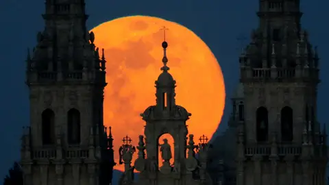 La luna de nieve a su paso por España en 2019 La luna de nieve a su paso por España en 2019