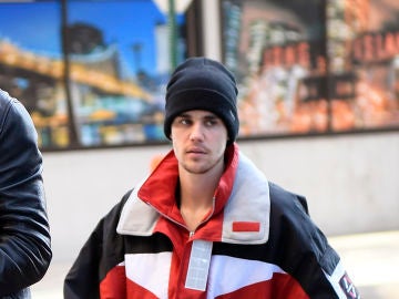 Justin Bieber paseando por la calle