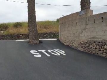 La señal de 'stop' más surrealista está en Gran Canaria