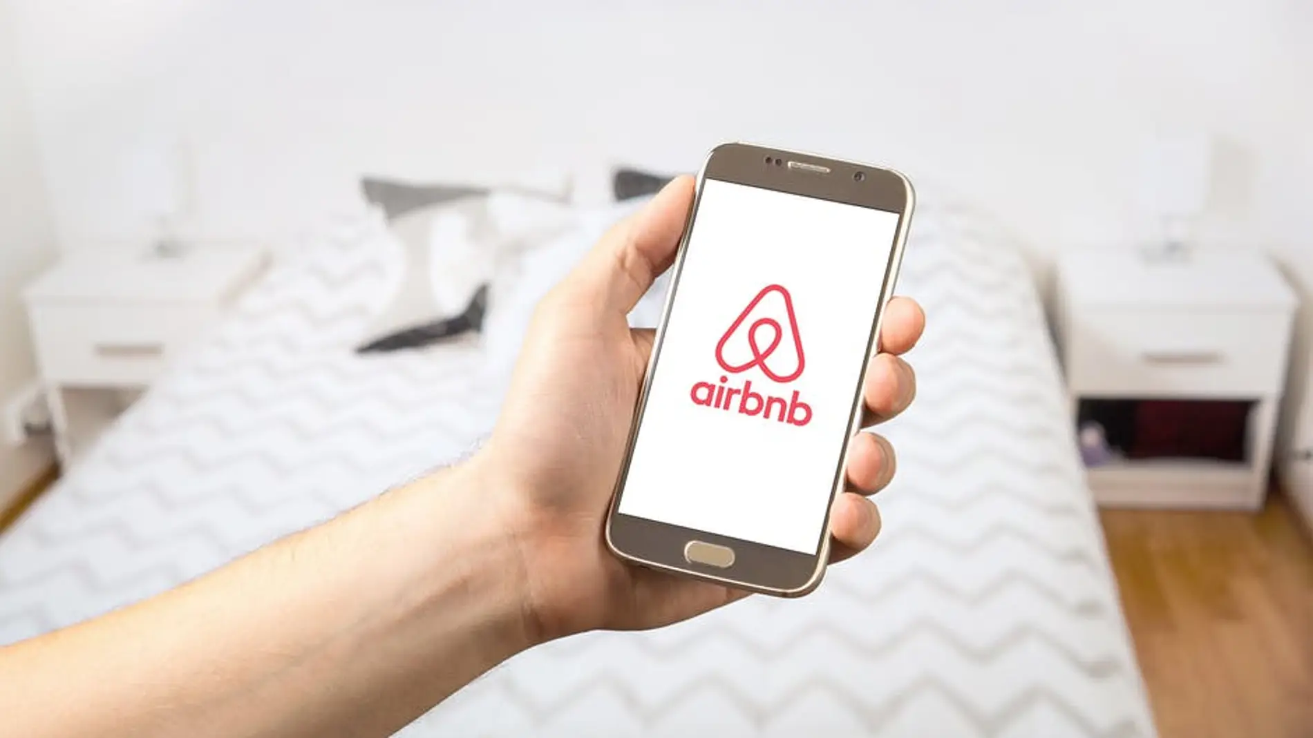 Logo de Airbnb Logo de Airbnb