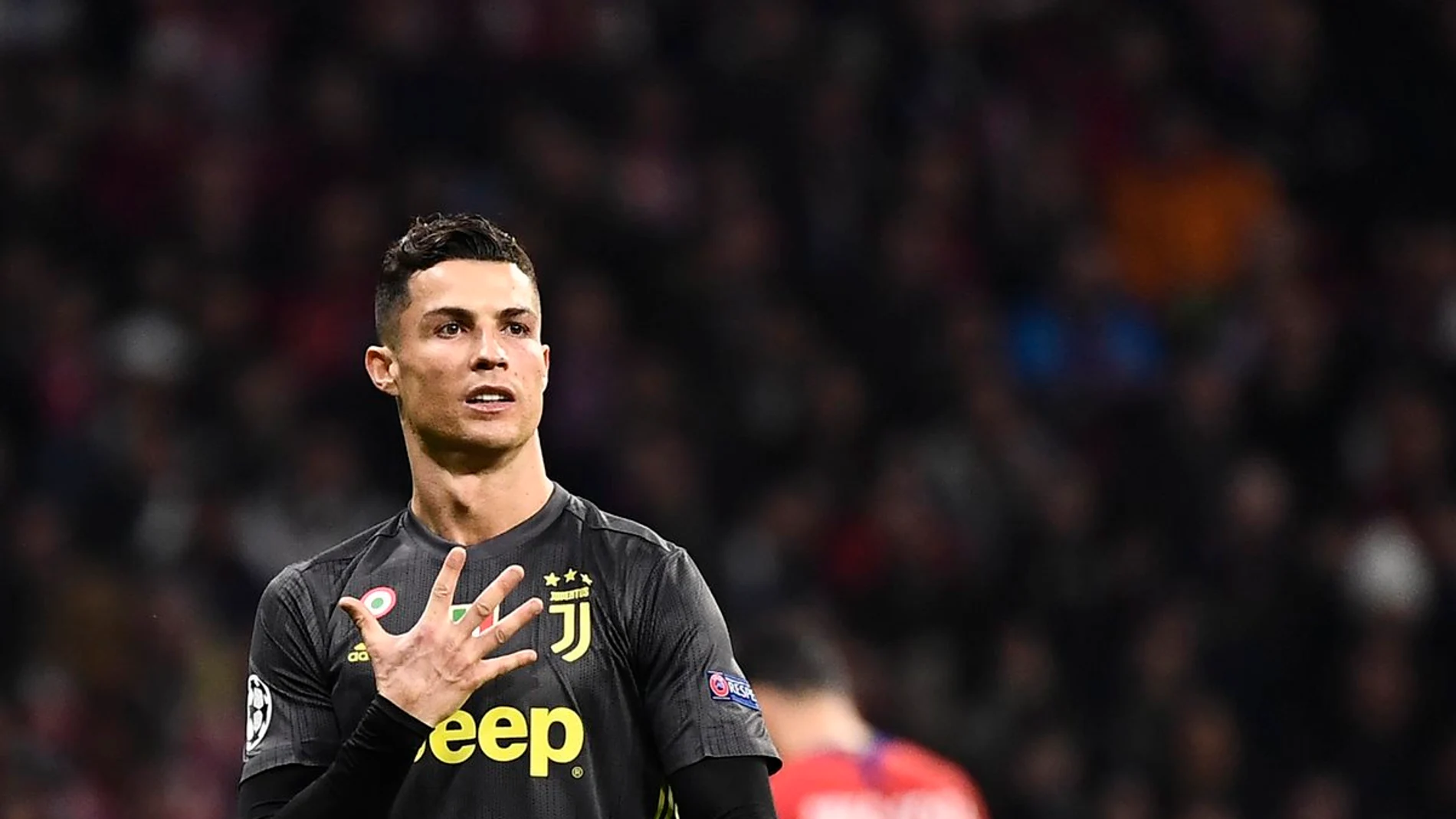 La 'manita' de Cristiano en el Wanda La 'manita' de Cristiano en el Wanda