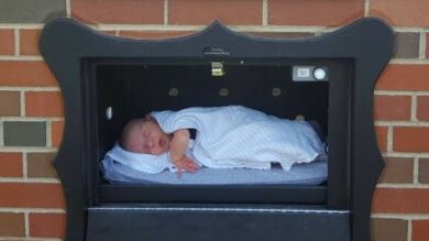 Instalan el primer buzón para abandonar bebés en Bruselas