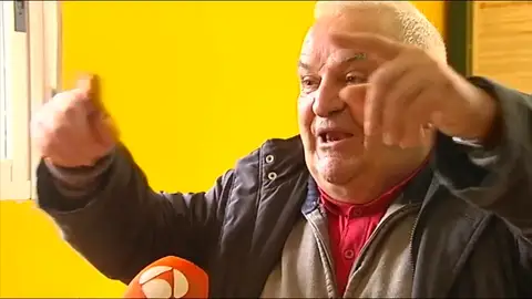 Polémica en un pueblo de Pontevedra: el cura del municipio cerrará la lista electoral de un partido político Polémica en un pueblo de Pontevedra: el cura del municipio cerrará la lista electoral de un partido político