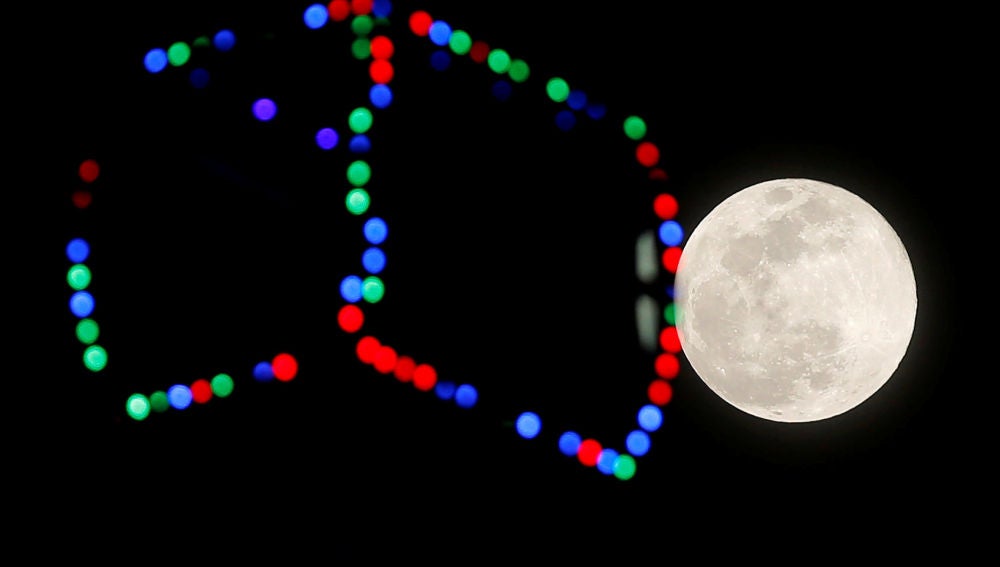 La Superluna vista desde Málaga