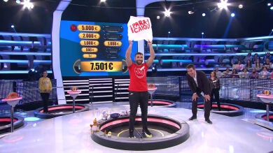 Un concursante sorprende en '¡Ahora caigo!' con su invento: ¡el 'Para-caigo'! 