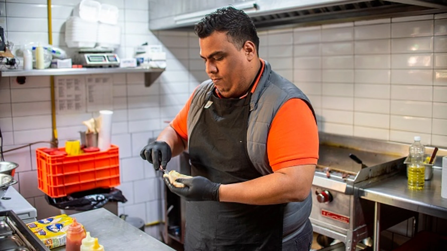 Ataque racista en un restaurante mexicano Ataque racista en un restaurante mexicano