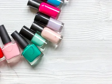 Una variedad de lacas de uñas Una variedad de lacas de uñas