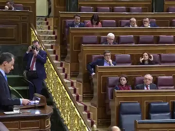 El ministro Pedro Duque se estrena en la tribuna del Congreso el último día El ministro Pedro Duque se estrena en la tribuna del Congreso el último día