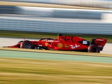 Leclerc, a bordo de su Ferrari