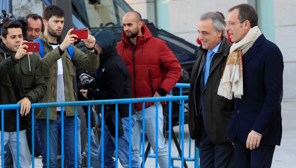 Sandro Rosell llega junto a su abogado a la Audiencia Nacional