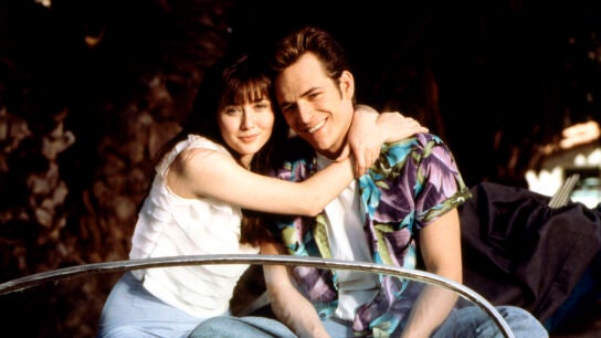 Luke Perry y Shannen Doherty, Dylan y Brenda en 'Sensación de vivir'
