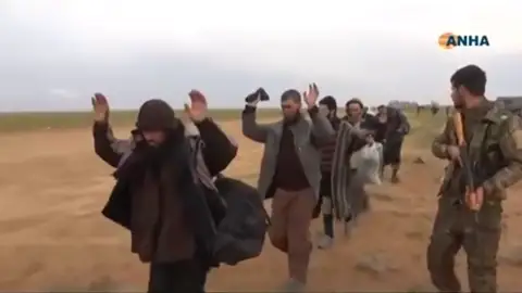 Las fuerzas kurdas inician el asalto al último bastión del Estado Islámico Las fuerzas kurdas inician el asalto al último bastión del Estado Islámico