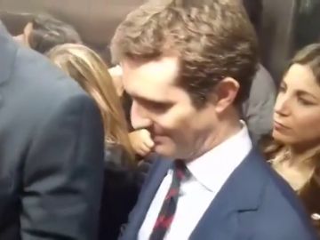 Pablo Casado, atrapado en un ascensor de Lleida