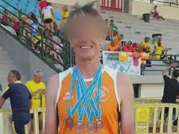Libertad con cargos para el entrenador de atletismo Libertad con cargos para el entrenador de atletismo